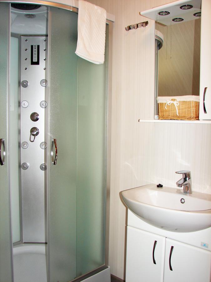Pershyi Kordon Tourist Complex Hotel Medvedevka Стая снимка